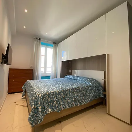 Caruggio Albycocco - Exclusive Alassio